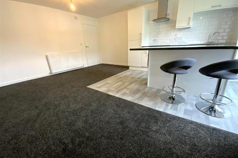 3 bedroom apartment to rent, Silverbanks Road, Cambuslang, Glasgow