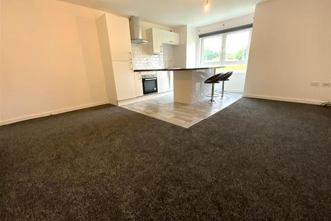 3 bedroom apartment to rent, Silverbanks Road, Cambuslang, Glasgow