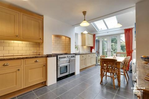 40 Leomansley Close, Lichfield, WS13 8AX