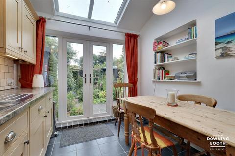 40 Leomansley Close, Lichfield, WS13 8AX