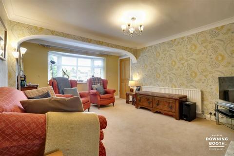 40 Leomansley Close, Lichfield, WS13 8AX