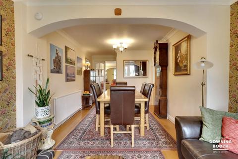 40 Leomansley Close, Lichfield, WS13 8AX