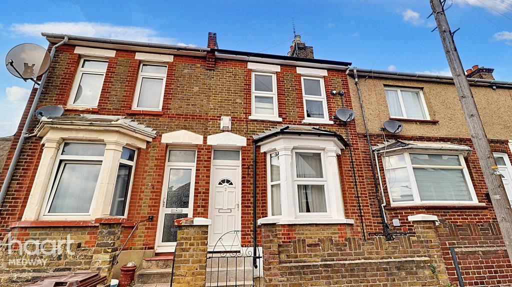 Moore Street, Rochester 3 bed terraced house for sale £265,000