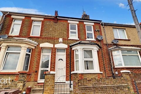 3 bedroom terraced house for sale, Moore Street, Rochester