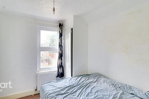 5 Moore Street, Rochester, ME2 3BD