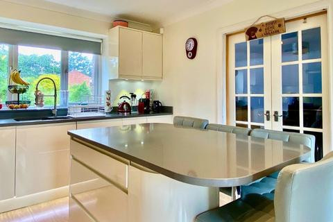 4 bedroom end of terrace house for sale, Yateley GU46