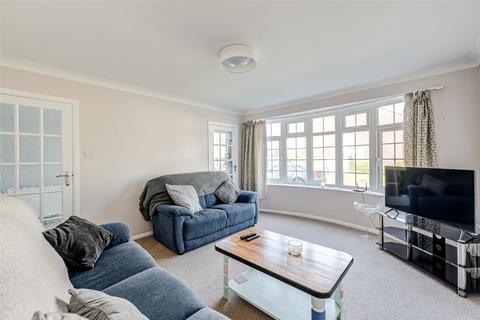 2 bedroom flat for sale, The Maples, Ferring, Worthing, BN12
