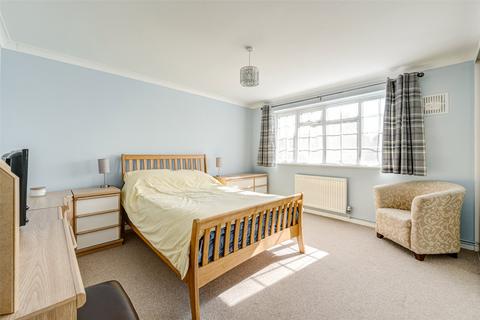 2 The Maples, Ferring, Worthing, BN12 5PR
