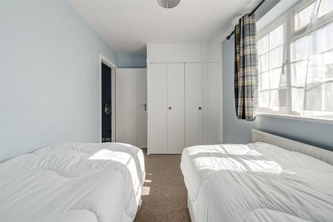 2 The Maples, Ferring, Worthing, BN12 5PR