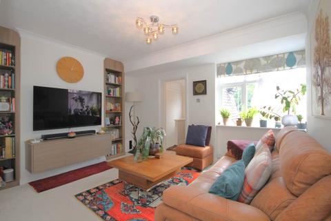 2 bedroom maisonette for sale, Tudor Drive, Morden