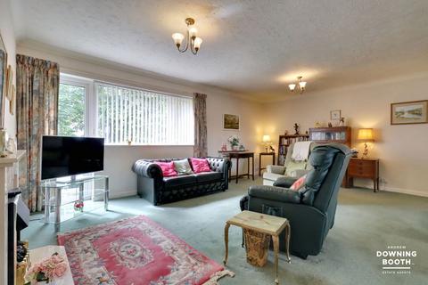 2 bedroom flat for sale, Abnalls Croft, Lichfield WS13