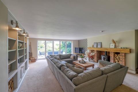 4 bedroom detached house for sale, Littleheath Lane, Lickey End, Bromsgrove, B60 1JL