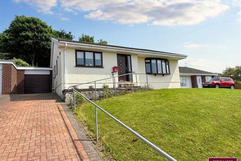 3 bedroom detached bungalow for sale, Rhodfa Heilyn, Dyserth, Denbighshire  LL18 6LW