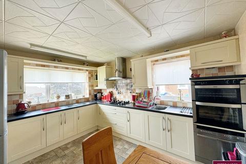 3 bedroom detached bungalow for sale, Rhodfa Heilyn, Dyserth, Denbighshire  LL18 6LW