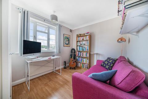 80 Amblecote Road, London, SE12 9TW