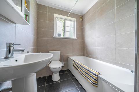 80 Amblecote Road, London, SE12 9TW