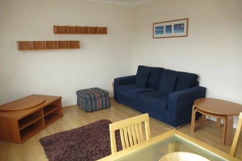 2 bedroom flat to rent, Innellan Gardens, Glasgow, Glasgow City, G20