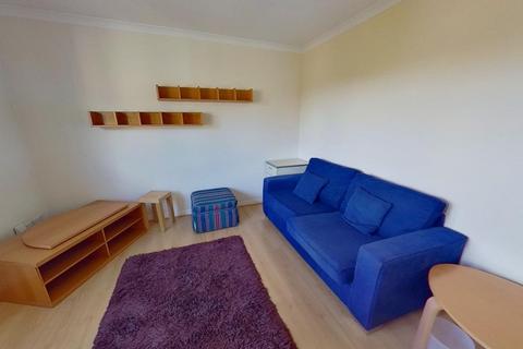 2 bedroom flat to rent, Innellan Gardens, Glasgow, G20