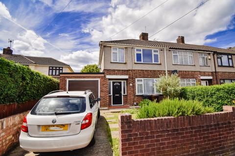 3 bedroom end of terrace house to rent, Eastbrook Drive, Romford