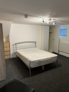 2 bedroom flat to rent, Davenport Avenue, Manchester M20