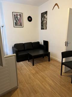 2 bedroom flat to rent, Davenport Avenue, Manchester M20