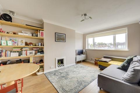 2 bedroom flat for sale, Lee High Road, Hither Green, London, SE13