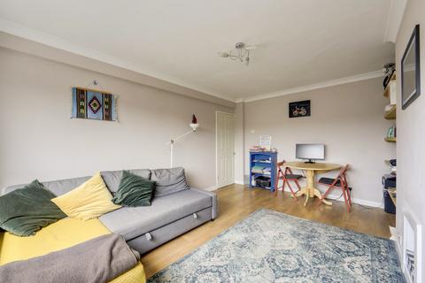 2 bedroom flat for sale, Lee High Road, Hither Green, London, SE13