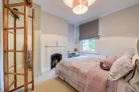 2 bedroom flat for sale, Elthruda Road, Hither Green, London, SE13