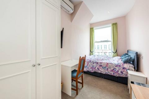 3 bedroom flat to rent, Longridge Road, Earls Court, London, SW5