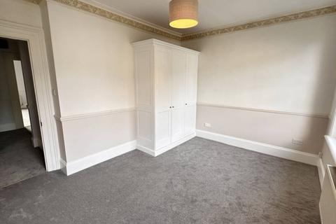 3 bedroom flat to rent, London Road, Harrow HA1