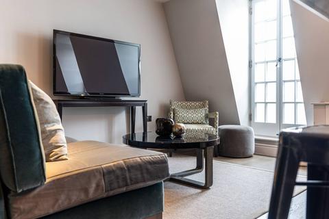 3 bedroom flat for sale, Buckingham Palace Road, St James's, London, SW1W