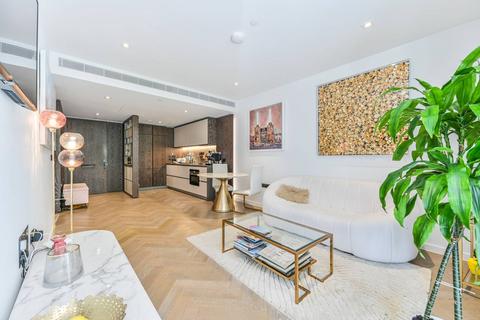 2 bedroom flat for sale, Fladgate House, Circus Road West, Battersea Power Station, London, SW11