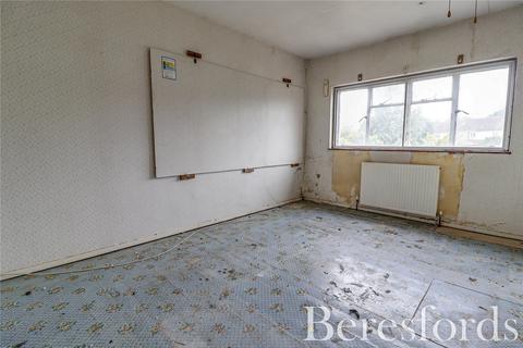 26 Cornwall Road, Pilgrims Hatch, Brentwood, CM15 9LX
