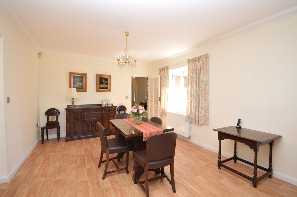 Kitchen / Dining Area