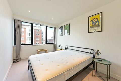 2 bedroom apartment to rent, Blake Tower, Fann Street, Barbican EC2Y