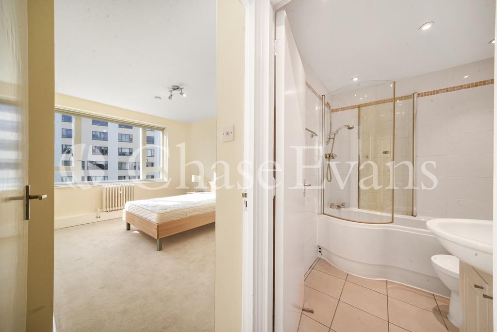 Bedroom/Bathroom