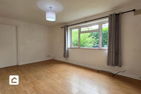 2 bedroom ground floor flat to rent, Lesbourne Road, Reigate RH2