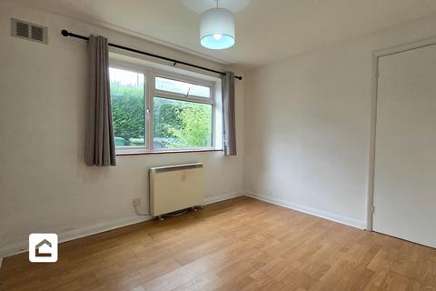 2 bedroom ground floor flat to rent, Lesbourne Road, Reigate RH2