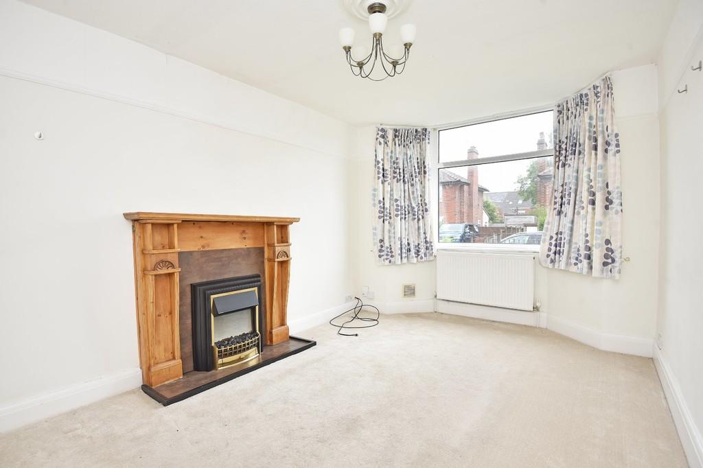 Woodlands Grove, Harrogate 3 bed detached house for sale £300,000