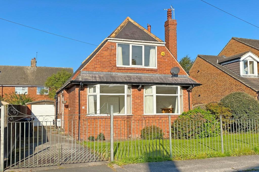 Woodlands Grove, Harrogate 3 bed detached house for sale £300,000