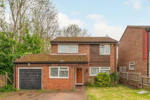 4 bedroom detached house to rent, Drumaline Ridge, Worcester Park, KT4