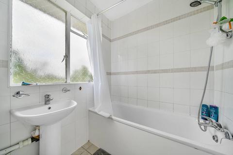 14, Ashford Court Cranmer Road, Edgware, HA8 8UD