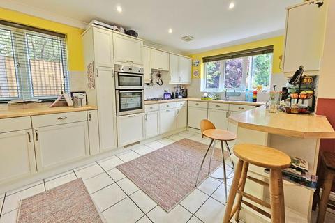 undefined, Firefly Close, Lee-On-The-Solent, PO13
