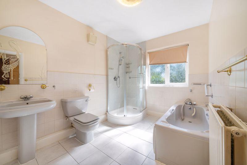 En Suite Bathroom