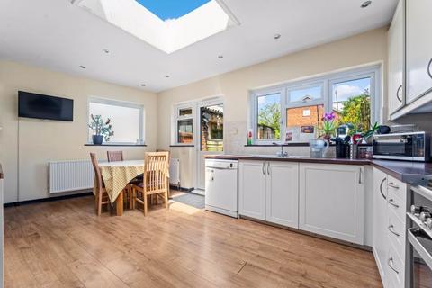 22 Hobart Road, Worcester Park, KT4 8SP