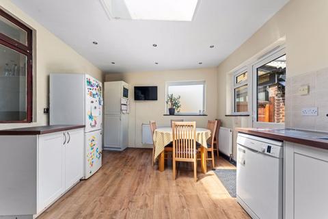 22 Hobart Road, Worcester Park, KT4 8SP