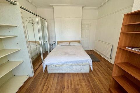 1 bedroom in a house share to rent, Cobbett Road, Bitterne