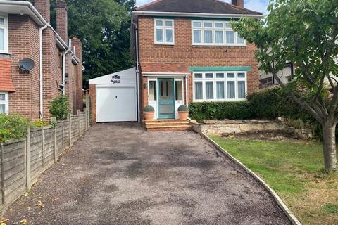 3 bedroom detached house to rent, Glenfield Avenue, Bitterne, Southampton, SO18