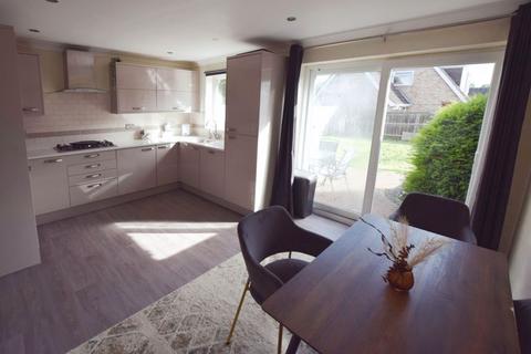 3 bedroom semi-detached house for sale, Dewlands, Oakley Village, Bedfordshire