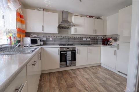 3 bedroom terraced house for sale, Osprey Drive, Scunthorpe